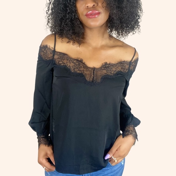 Nwt long sleeve lace top 😘🥰🥰 - Picture 3 of 3